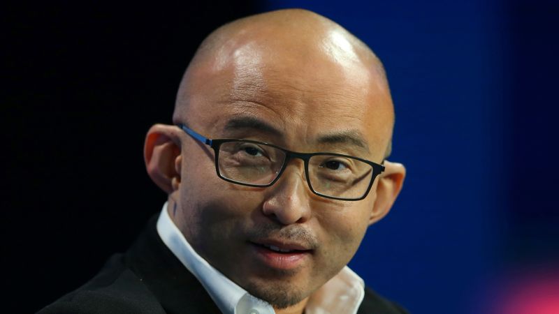 Торговля акциями China Renaissance приостановлена после исчезновения основателя